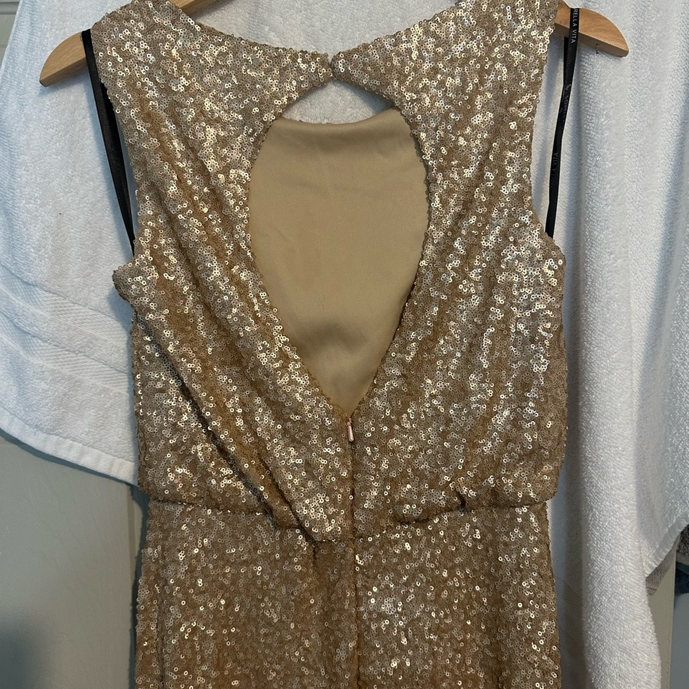 SORELLA VITA Gold Sheath Cocktail Dress V-Neck Sleeveless